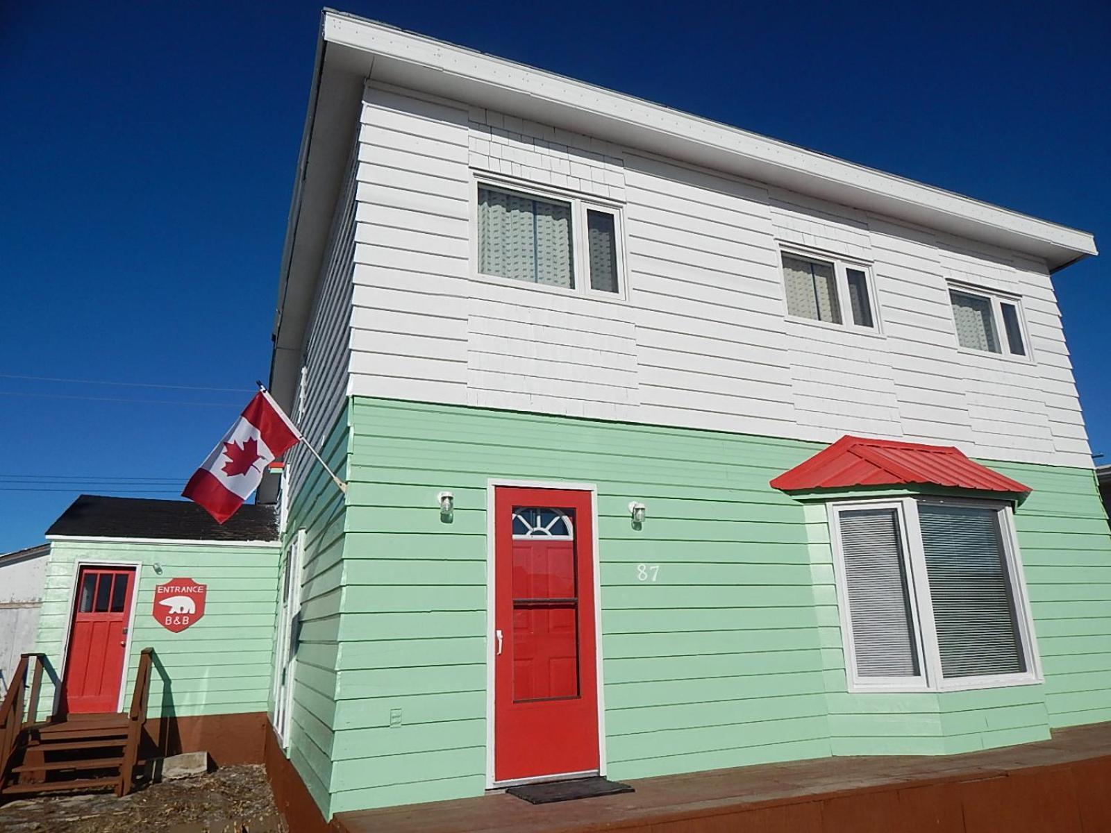 Polar Bear Bed And Breakfast Черчилл Экстерьер фото